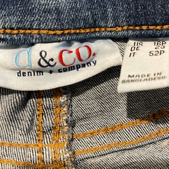 Denim & Co. Canyon Retreat Petite Easy Stretch Jeans Antique Indigo Wash… - Picture 3 of 6